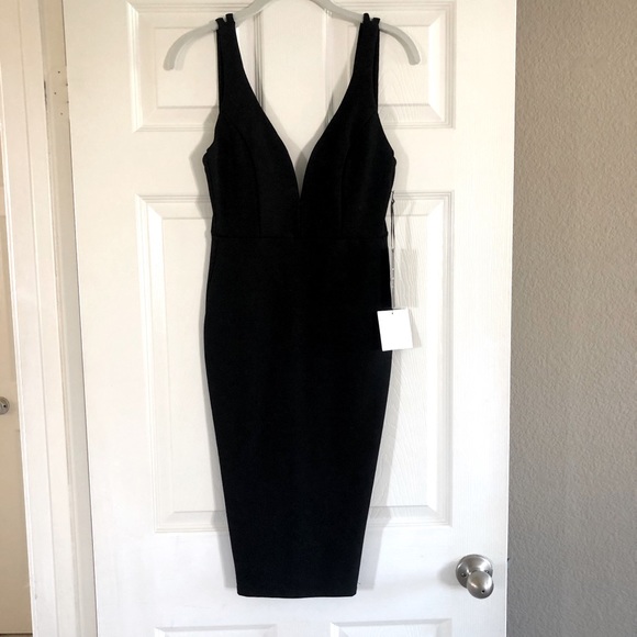 Lulus Dresses & Skirts - Lulus black vneck cocktail dress